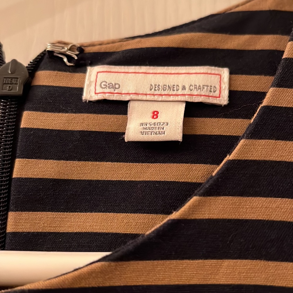 Like new Gap A Line Dress! - Picture 5 of 5